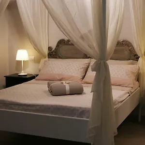 Appartement Teatro Nuovo, Naples